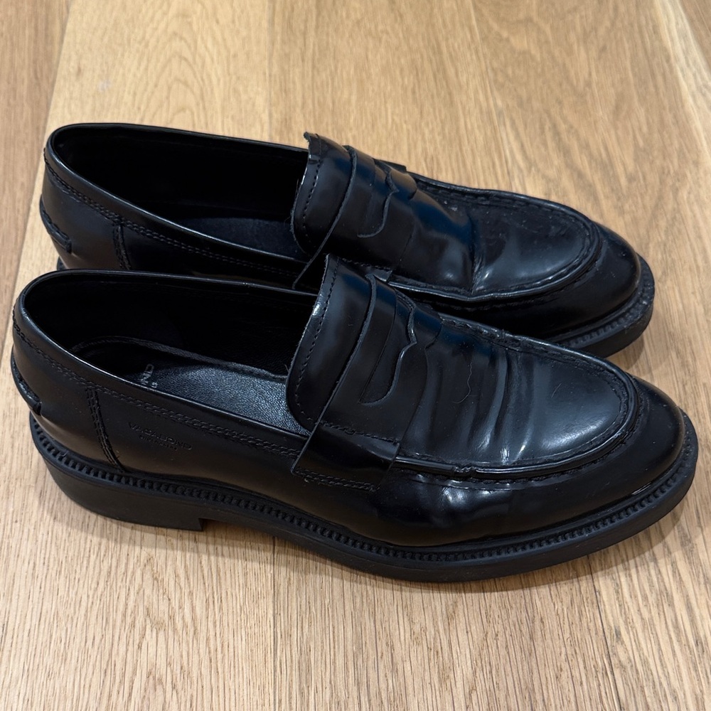 Vagabond Black Loafers